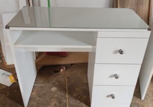 Mesa manicura 3 cajones